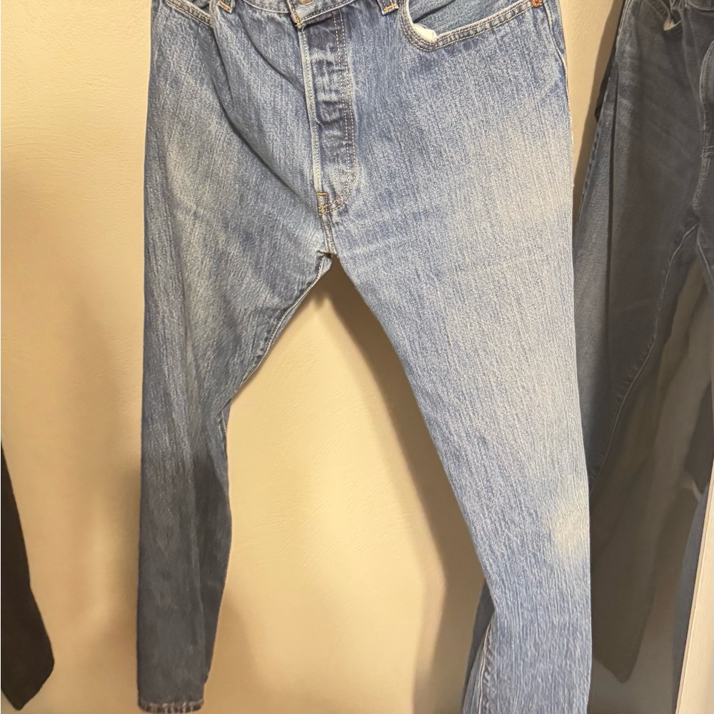 Levi’s 501s button fly vintage style and vintage cut. Great wash. - Picture 4 of 4